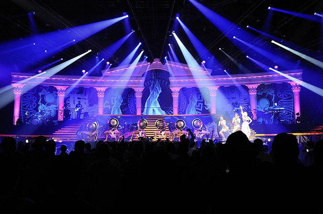 Kylie Aphrodite: Les Folies Tour 2011 - Van film