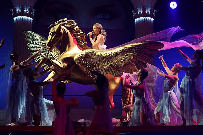 Kylie Aphrodite: Les Folies Tour 2011 - Van film - Kylie Minogue