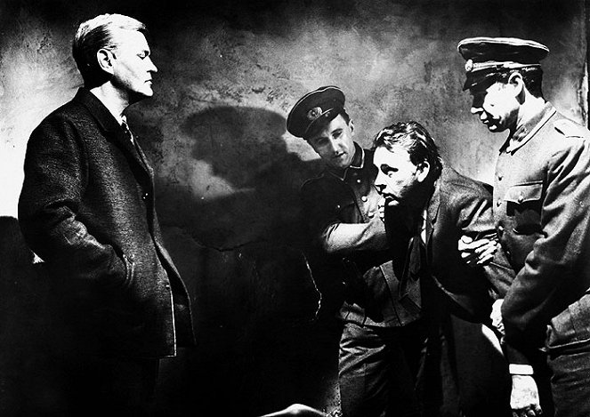 A kém, aki a hidegből jött - Filmfotók - Peter van Eyck, Richard Burton