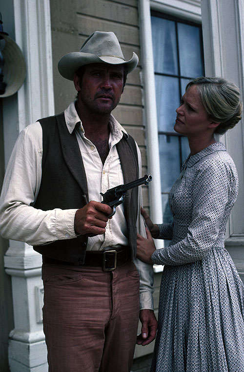 High Noon, Part II: The Return of Will Kane - Photos - Lee Majors, Katherine Cannon
