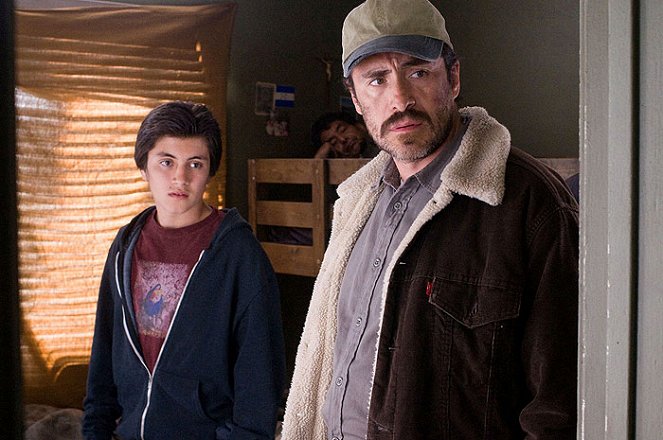 Lepsze życie - Z filmu - José Julián, Demián Bichir