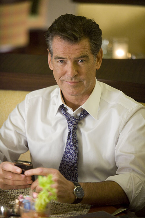 I Don't Know How She Does It - Van film - Pierce Brosnan