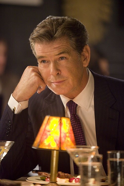 I Don't Know How She Does It - Van film - Pierce Brosnan
