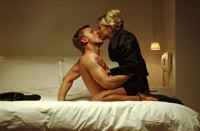 Po krk v extázi - Z filmu - Daniel Craig, Sienna Miller