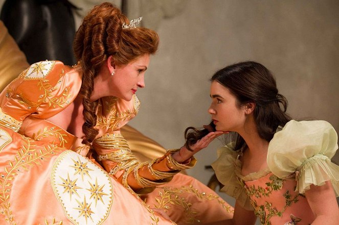 Blanche Neige - Film - Julia Roberts, Lily Collins