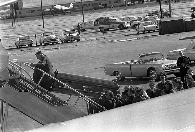 The Lost JFK Tapes: The Assassination - Van film