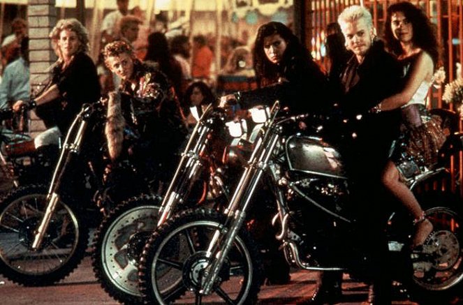 Lost Boys - Kuvat elokuvasta - Kiefer Sutherland, Jami Gertz