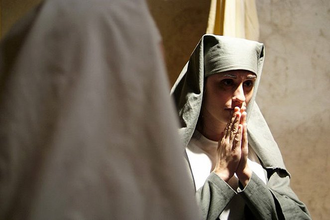 Nude Nuns with Big Guns - Do filme