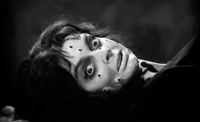 A Máscara do Demônio - Do filme - Barbara Steele