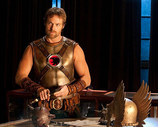 Smallville - Absolute Justice - Photos - Michael Shanks