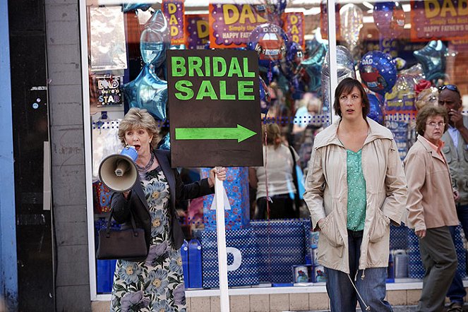 Miranda - Film - Patricia Hodge, Miranda Hart