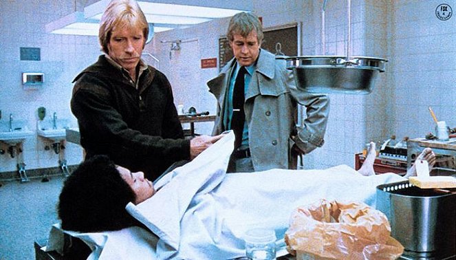 A Force of One - Van film - Chuck Norris, Clu Gulager
