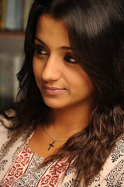 Vinnaithaandi Varuvaaya - Van film - Trisha Krishnan