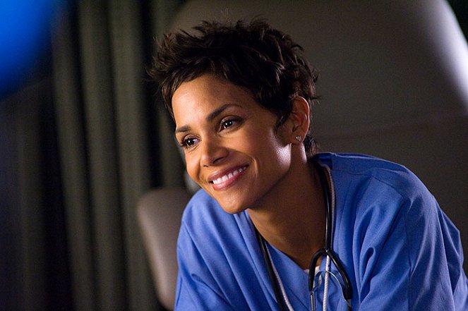 New Year's Eve - Photos - Halle Berry