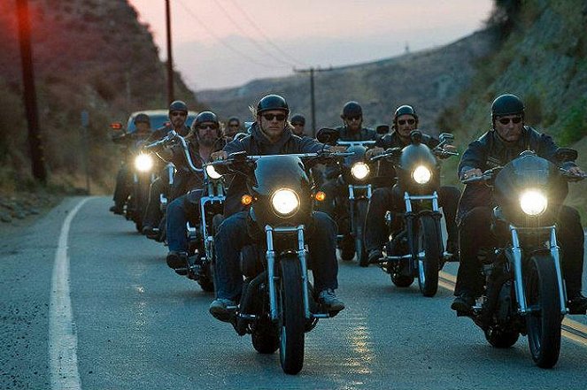 Kemény motorosok - Filmfotók - Charlie Hunnam