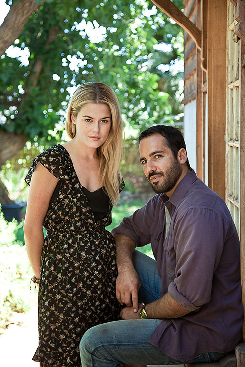 Summer Coda - Promokuvat - Rachael Taylor, Alex Dimitriades