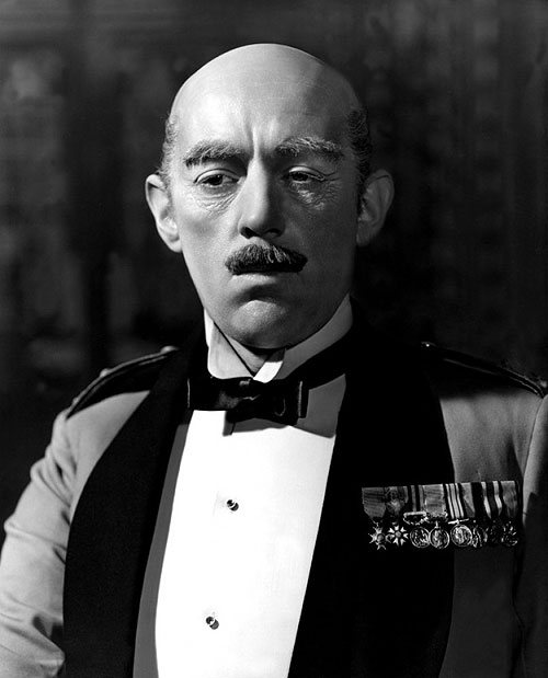 Nemes szívek, nemesi koronák - Filmfotók - Alec Guinness