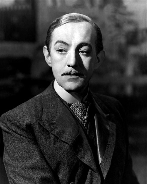 Adel verpflichtet - Filmfotos - Alec Guinness