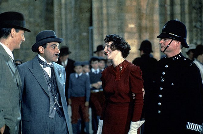 Hercule Poirot - Dáma se závojem - Z filmu - Hugh Fraser, David Suchet, Frances Barber