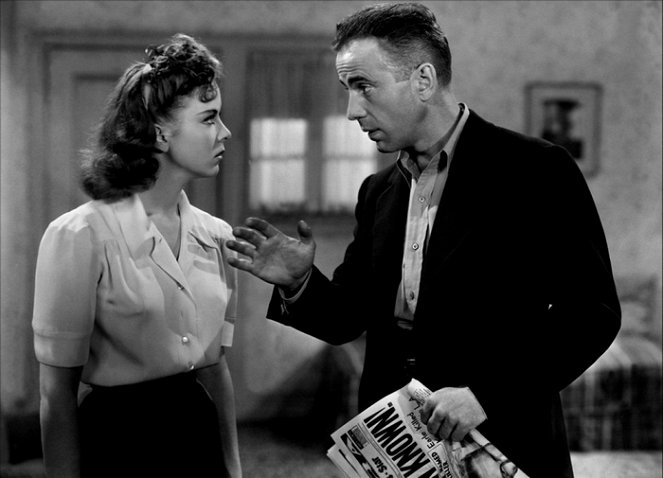 High Sierra - Photos - Ida Lupino, Humphrey Bogart