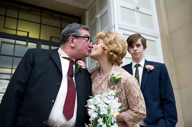 Toast - Filmfotos - Ken Stott, Helena Bonham Carter, Freddie Highmore