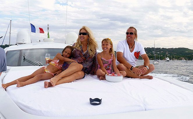 Die Geissens - Eine schrecklich glamouröse Familie! - Film - Davina Shakira Geiss, Carmen Geiss, Shania Tyra Geiss, Robert Geiss