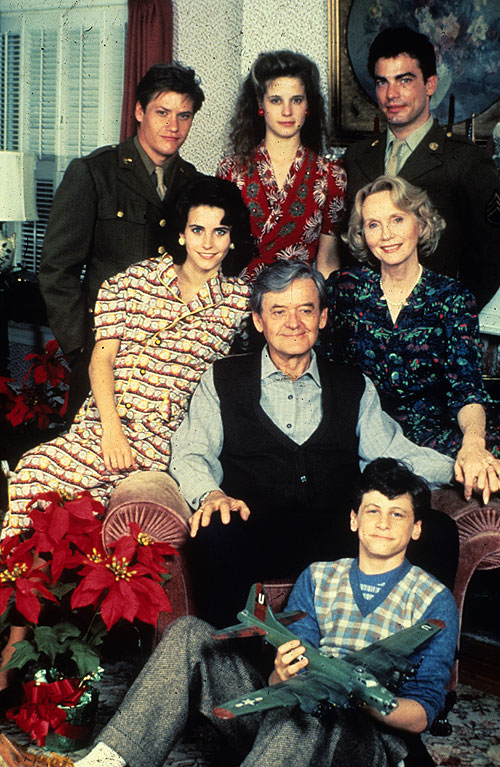 I'll Be Home for Christmas - Promo - Jason Oliver, Courteney Cox, Nancy Travis, Hal Holbrook, David Moscow, Eva Marie Saint, Peter Gallagher