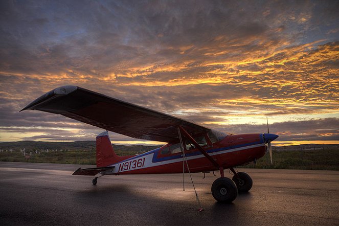 Flying Wild Alaska - Z filmu