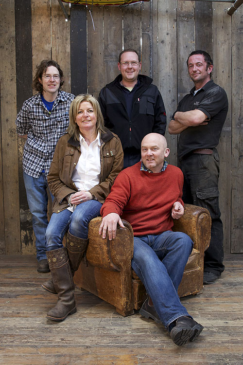 Salvage Hunters - Photos