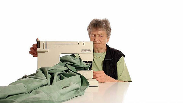 13 Related Sewing Machines - Z filmu