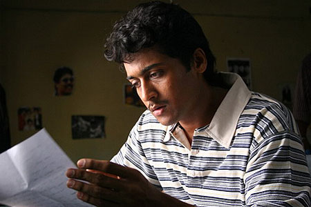 Vaaranam Aayiram - De la película - Surya Sivakumar