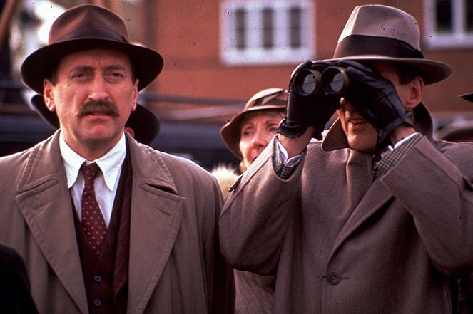 Agatha Christie's Poirot - Season 2 - Herra Davenheimin katoaminen - Kuvat elokuvasta - Philip Jackson