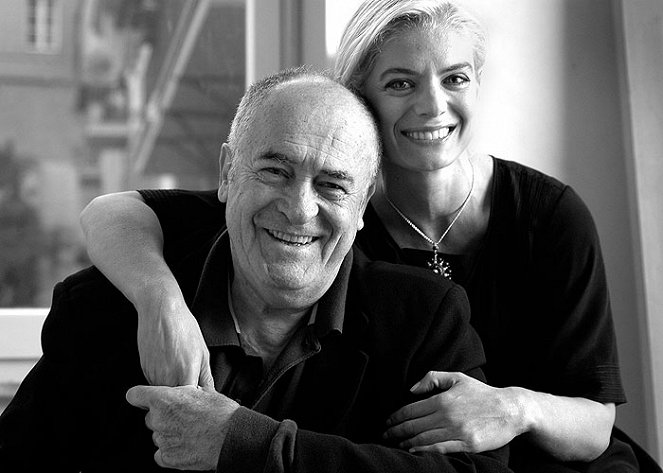 Bernardo Bertolucci, Angela Ismailos