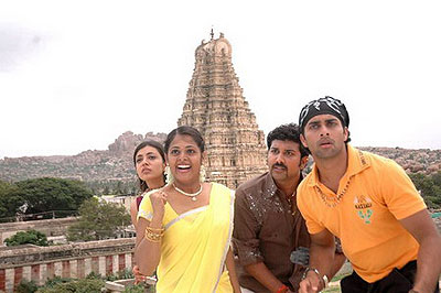 Chandamama - Z filmu - Kajal Agarwal, Sindhu Menon, Siva Balaji, Navdeep