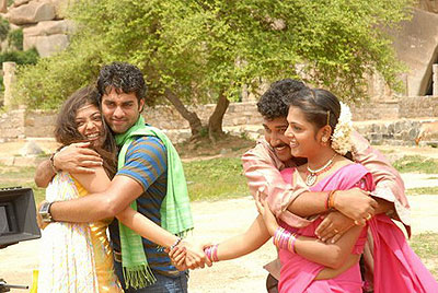 Chandamama - Z filmu - Kajol Agarwal, Navdeep, Siva Balaji, Sindhu Menon