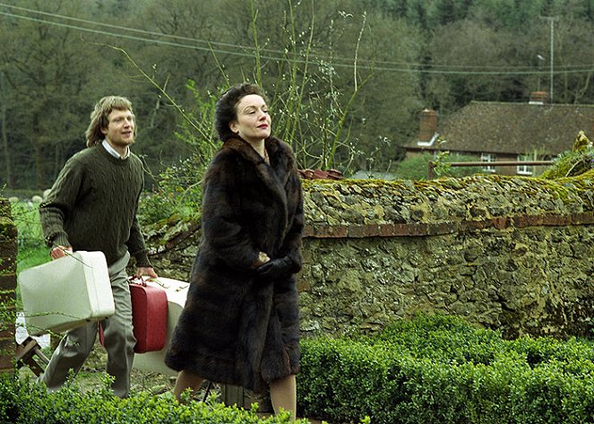 The Queen's Sister - Do filme - Lucy Cohu