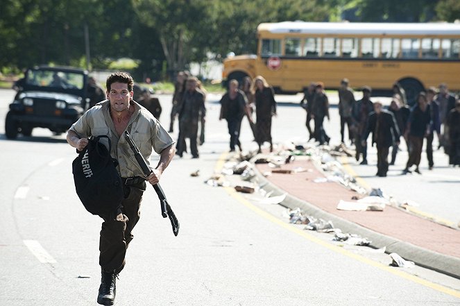 The Walking Dead - Season 2 - Bloodletting - Photos - Jon Bernthal