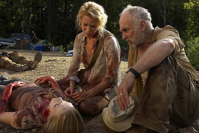 The Walking Dead - Futótűz - Filmfotók - Emma Bell, Laurie Holden, Jeffrey DeMunn