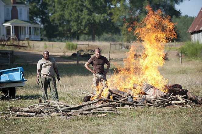 The Walking Dead - Nebraska - Photos - Irone Singleton, Jon Bernthal