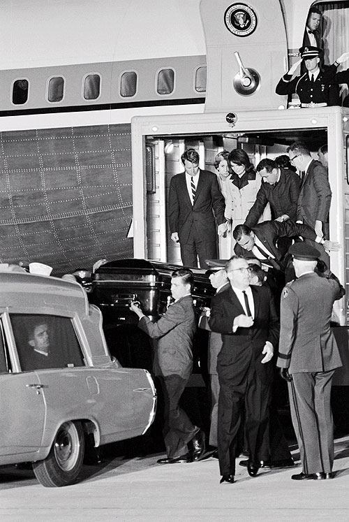 Detaily atentátu na Kennedyho - Z filmu - Robert F. Kennedy, Jacqueline Kennedy