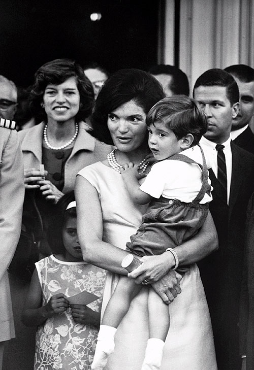 Detaily atentátu na Kennedyho - Z filmu - Jacqueline Kennedy