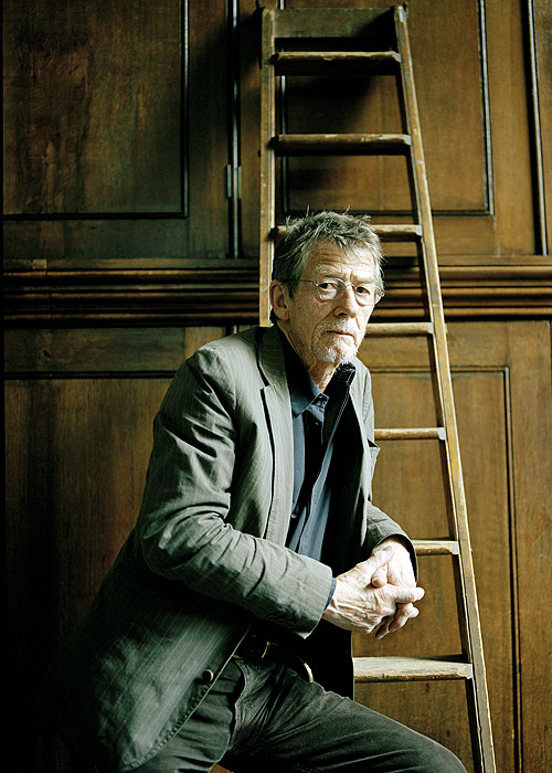 Who Do You Think You Are? - Promoción - John Hurt