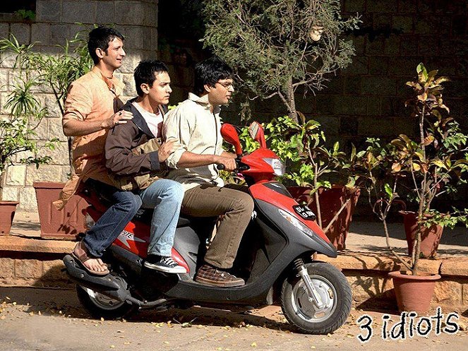 3 Idiots - Fotocromos - Sharman Joshi, Aamir Khan, Madhavan