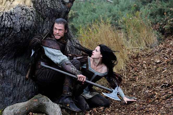 Snow White and the Huntsman - Photos - Chris Hemsworth, Kristen Stewart