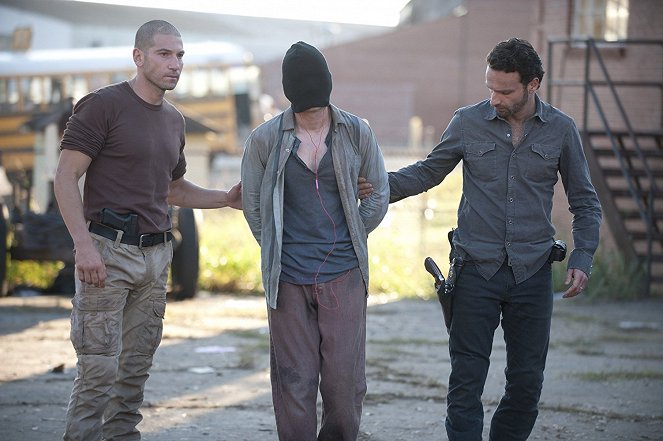 The Walking Dead - 18 Miles Out - Van film - Jon Bernthal, Andrew Lincoln