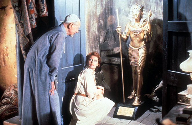 Sfinksi - Kuvat elokuvasta - John Gielgud, Lesley-Anne Down