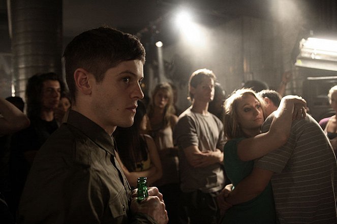 Misfits - Episode 4 - De la película - Iwan Rheon, Lauren Socha