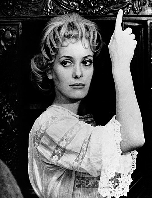 Teremtémények - Filmfotók - Catherine Deneuve