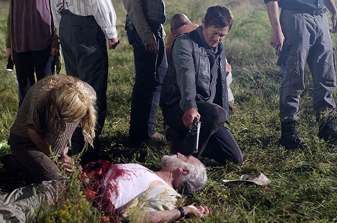 The Walking Dead - Bíró, esküdt, hóhér - Filmfotók - Jeffrey DeMunn, Norman Reedus