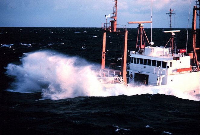 Rogue Waves: The Sinking of Poseidon - Van film
